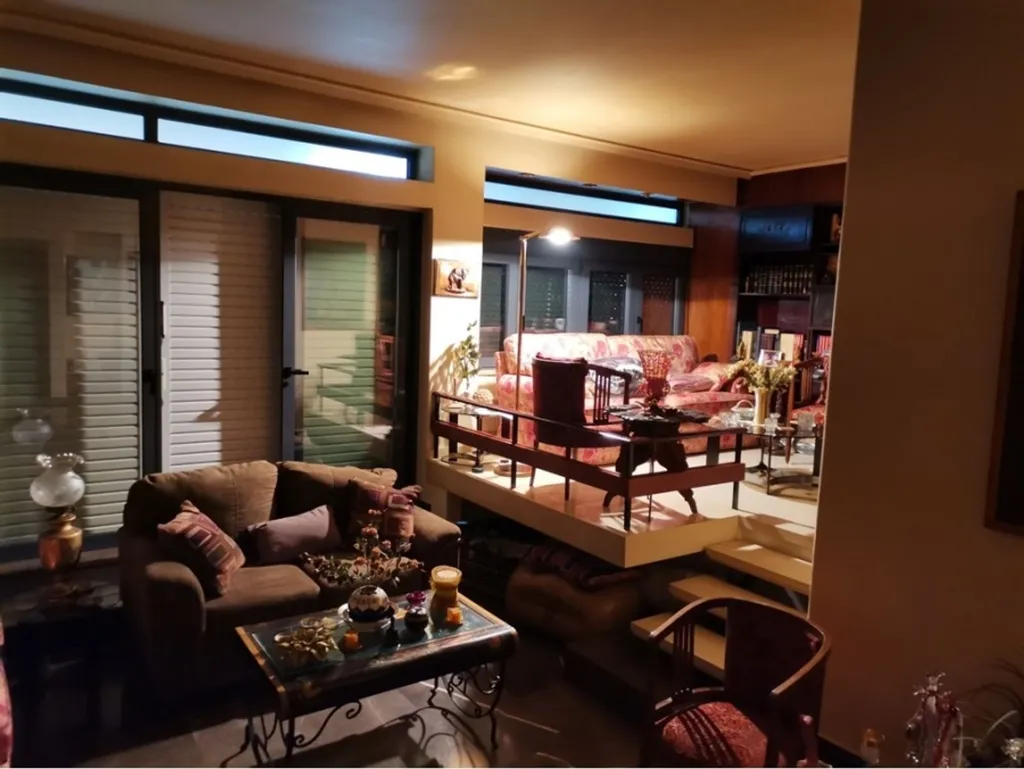Soggiorno - Renovated Corner Apartment with Front View in Erythraia Centre