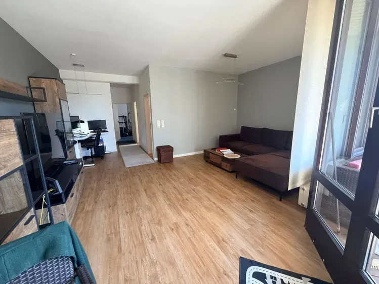 Living Room - Apartment with High Ceilings in Bensheim