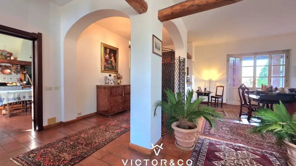 Hallway - Villa with Garden in Novara