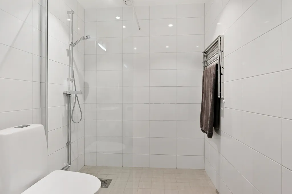Salles de bain - Modern Flat with Balcony in Ekerö