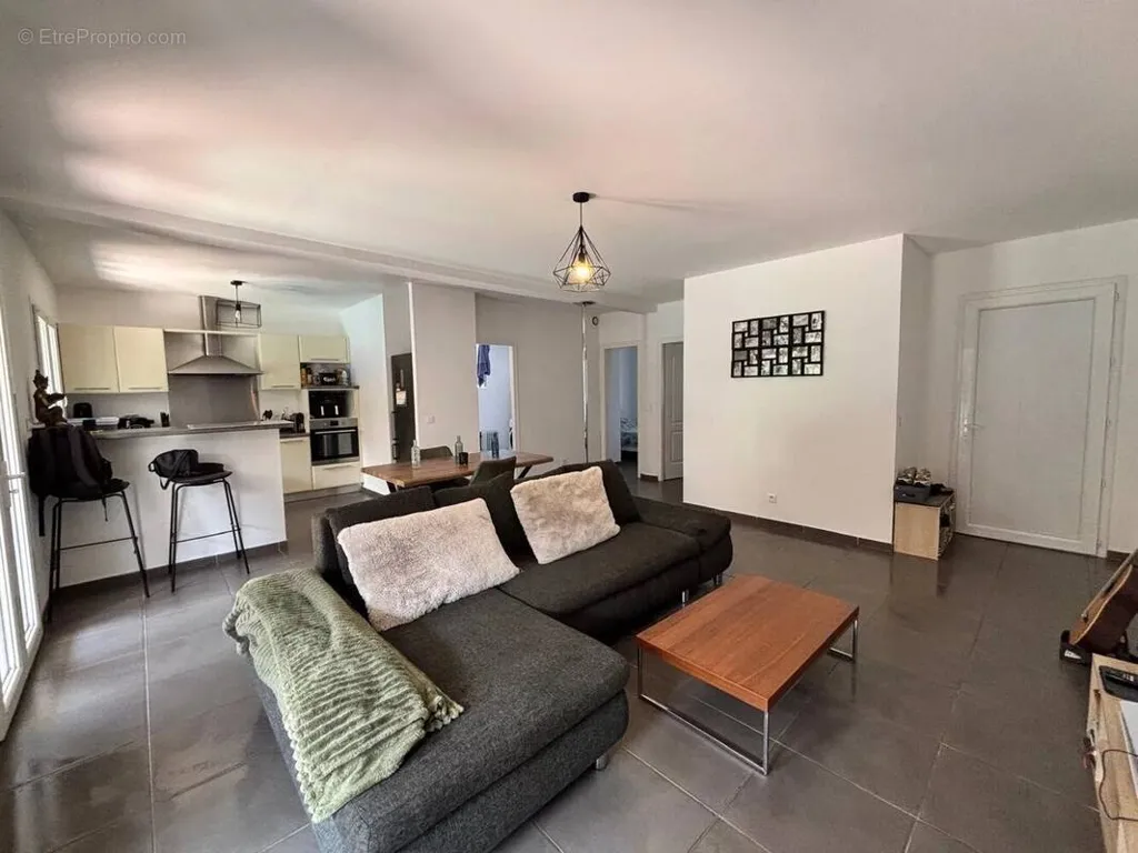Séjour - Appartement T3 avec Jardin et Terrasse à Lucciana