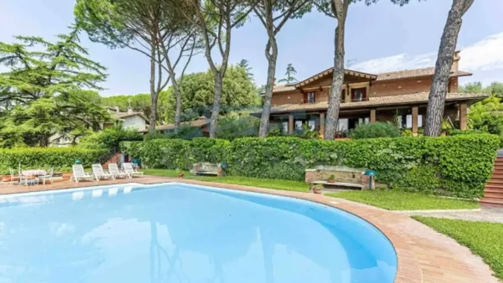 Pool - Panoramic Villa with Pool in Magione