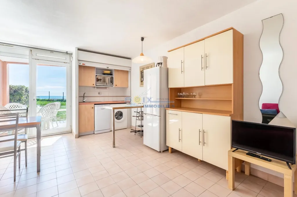 Kitchen - Studio with Sea View at La Corniche, Sète