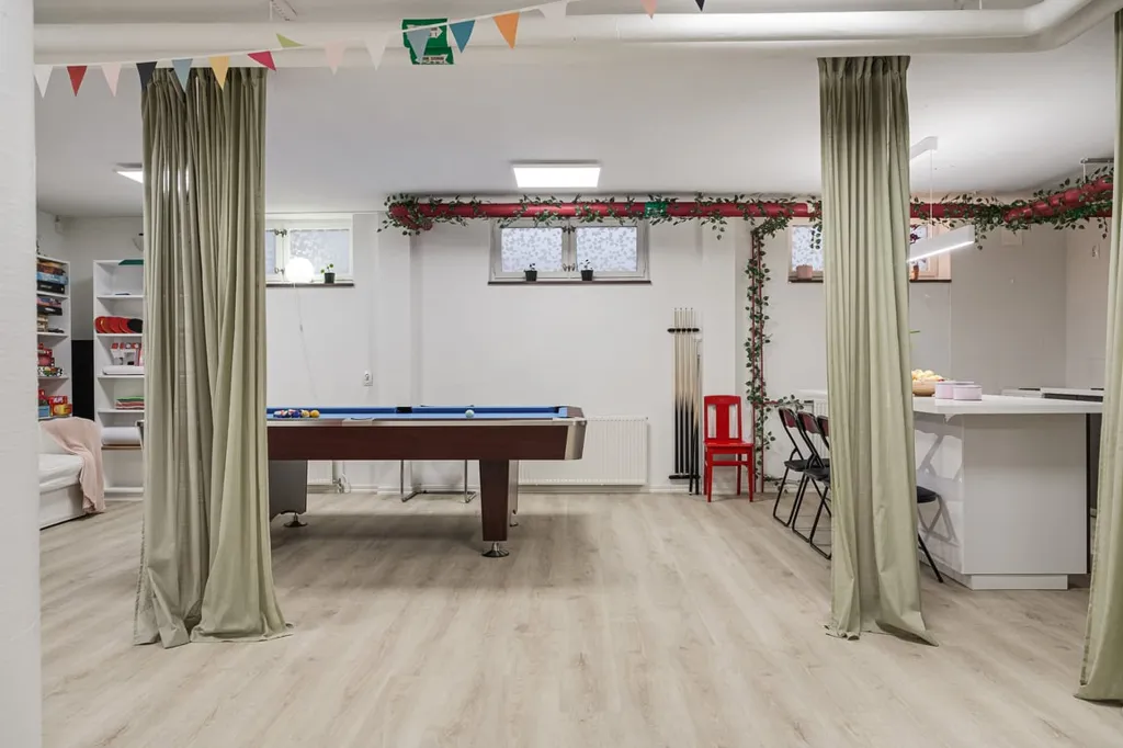 Toad - Renovated Business Unit with Luxurious Lighting in Malmö