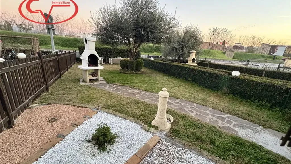 Jardin - Terraced Apartment with Private Garden in Montevarchi