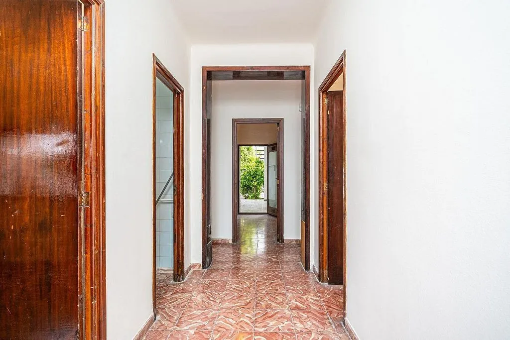 Esik - Ground Floor Flat with Terrace in Ciudad Jardín