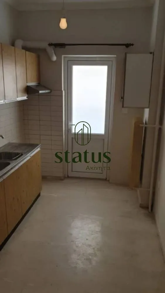 Köök - Renovated Apartment with Balcony in Patras