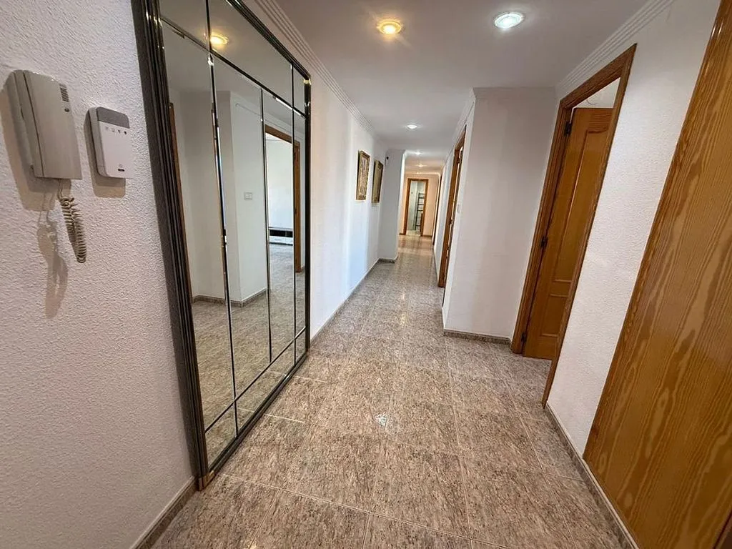 Esik - Apartment with Balcony in Raval, Valencia