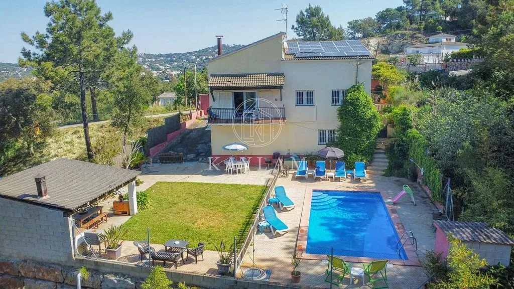 Õhuvaade - Rustic Chalet with Pool in Lloret de Mar