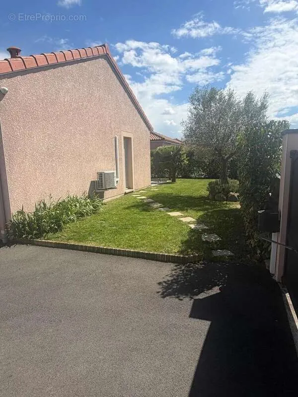 Välivaade - Contemporary House with Pool in Bordères-sur-l’Échez
