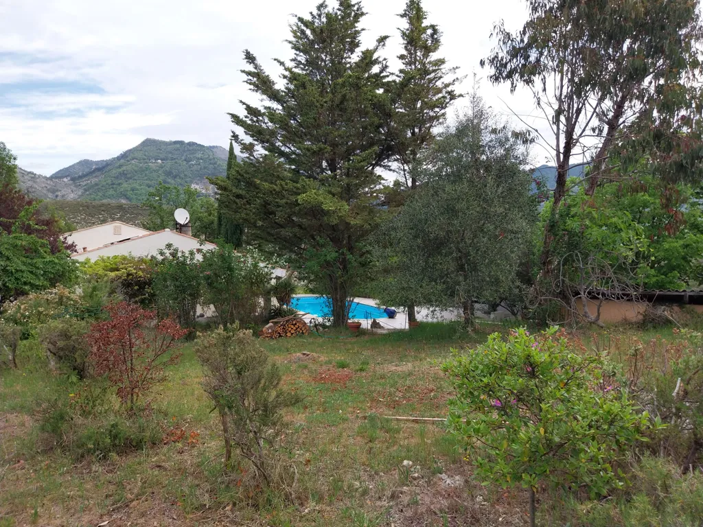 Jardin - Maison de Plain-Pied avec Vue Panoramique à Lucéram