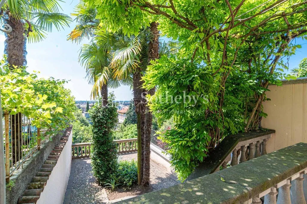 Terrass - Detached House with Green Views in Bergamo