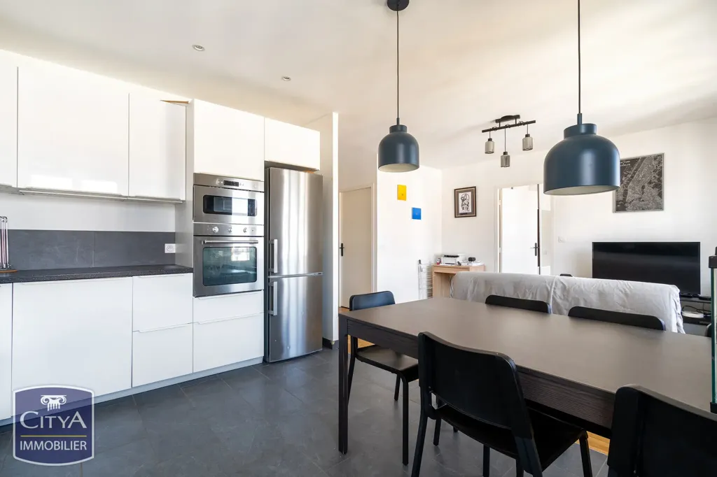 Cuisine - Appartement 3 Chambres avec Séjour Lumineux à Lyon 7e