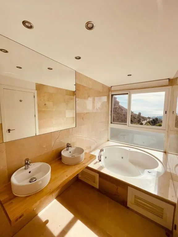 Vannitoad - Luxury Villa with Sea View in Altea