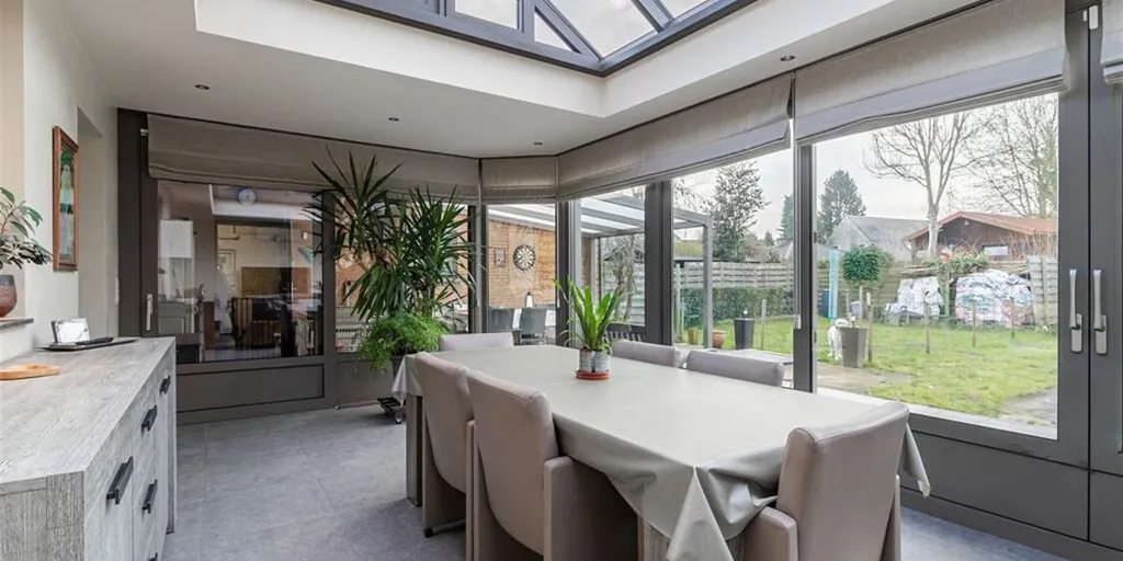 Sala da pranzo - Low-Rise Villa with Garden in Edegem