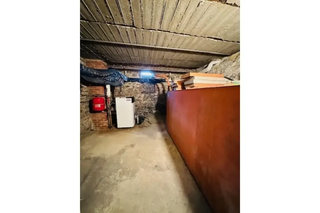 Pièces - Maison 4 Façades à Rénover avec Jardin à Malonne