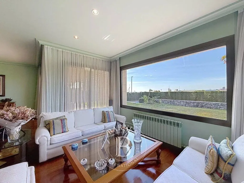 Elutuba - Luxury Villa with Pool in El Masnou