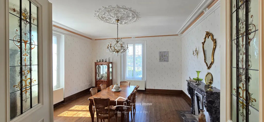 Salle à manger - Maison de Caractère 19ème Siècle au Centre de Lusignan