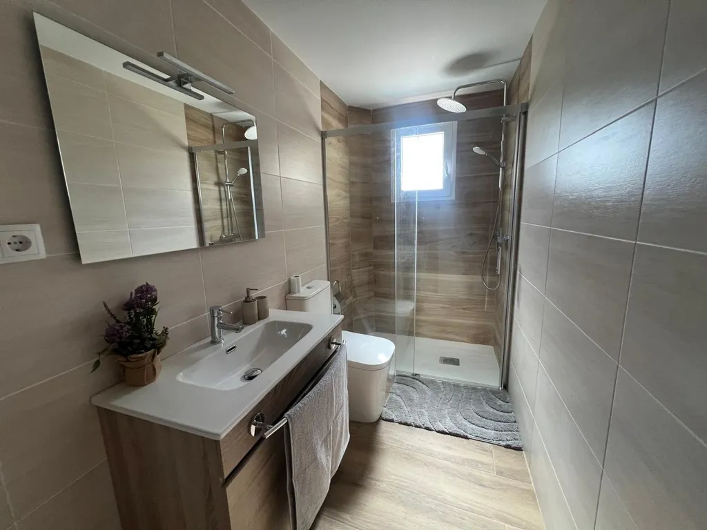 Salles de bain - Reformed Flat in Quiet Area, Pau 2