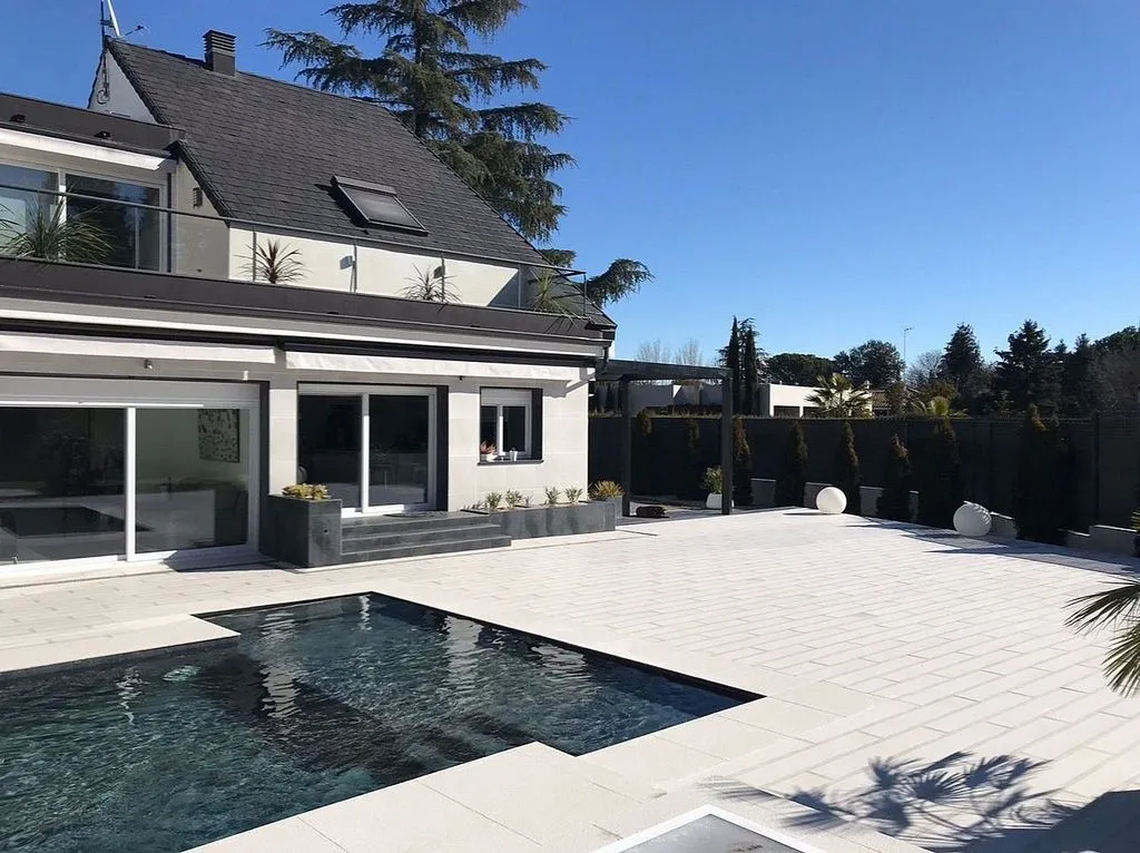Bassein - Chalet with Pool and Terrace in La Moraleja
