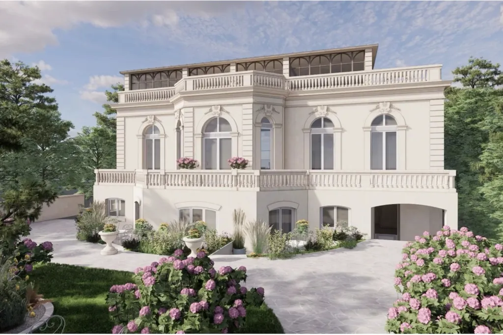 Historic 3-Bed Apartment with Beach Access in Arcachon