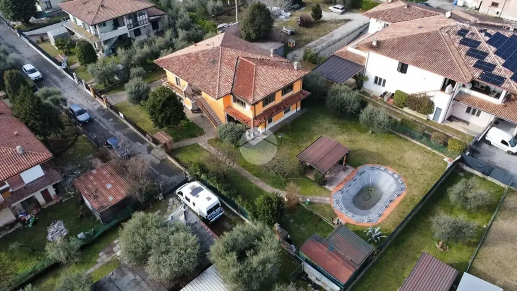 Õhuvaade - Villa with Pool in Puegnago Sul Garda