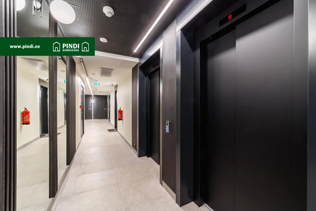 hallway_entrance