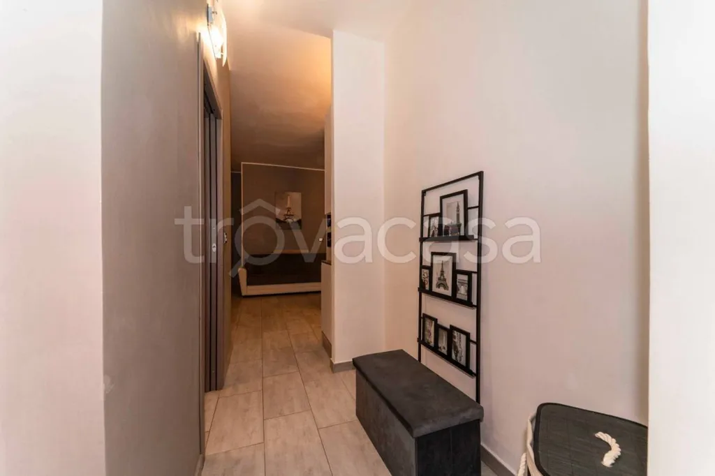 Esik - Rusticated Flat with Terrace in Moncalieri
