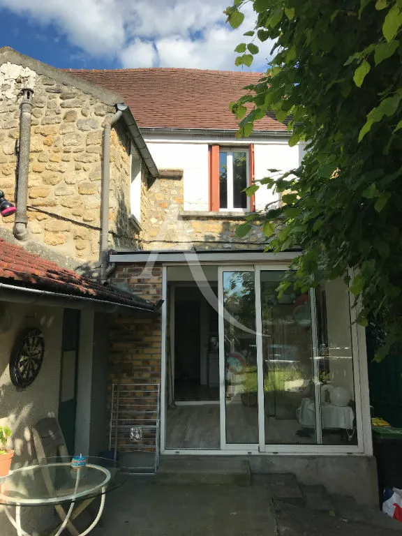 Terrasse - Maison avec Jardin et Balcon à Boissy