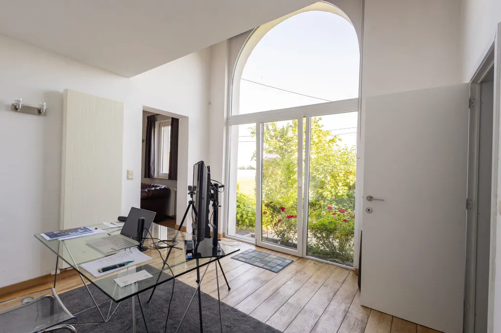 Kabinet - 4-Bed House with Pool & Solar Panels in Chaumont