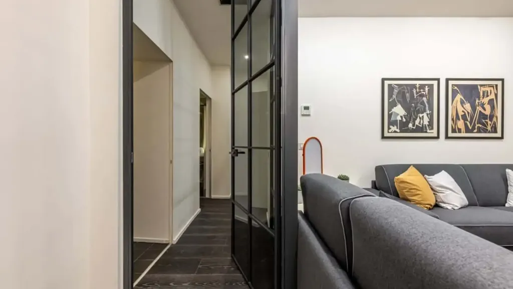 Elutuba - 3-Bedroom Apartment with Hammam in Milan