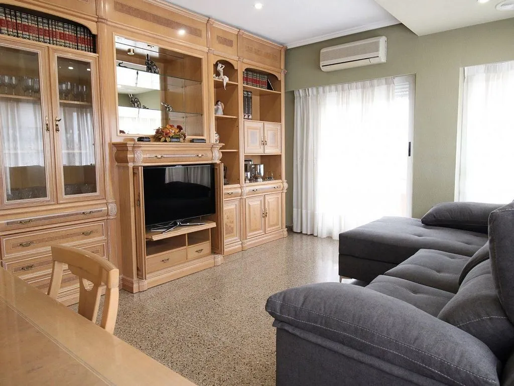 Elutuba - Spacious Apartment with Balcony in Corte Ingles