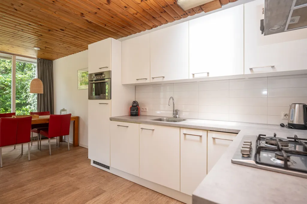 Cucina - Gabled Bungalow with Garden in De Koog