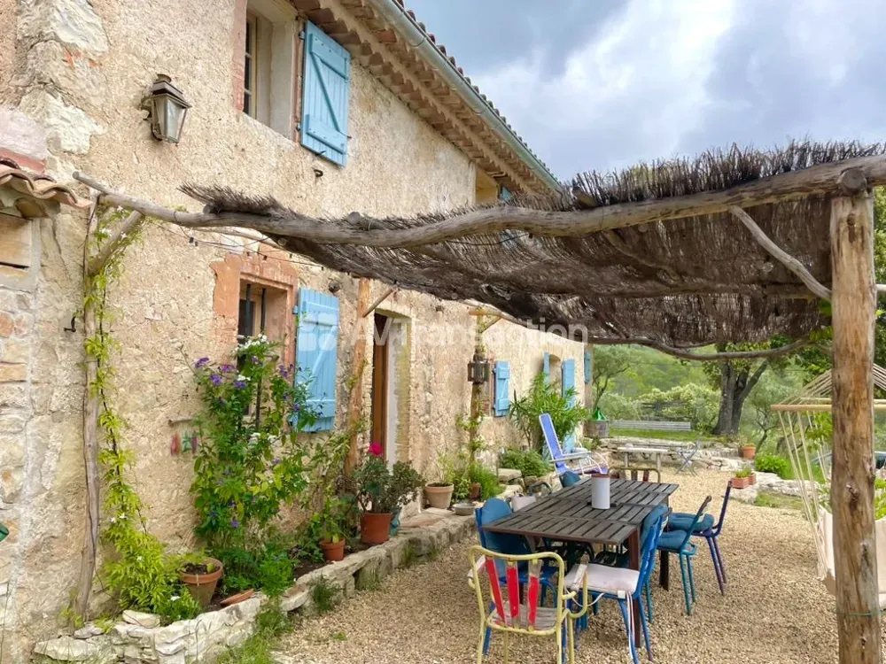 Terrasse - Ancienne Ferme avec 20 Hectares à Cotignac