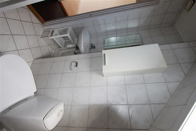 Bathrooms - Bright Apartment with Balcony in Willemoesgade