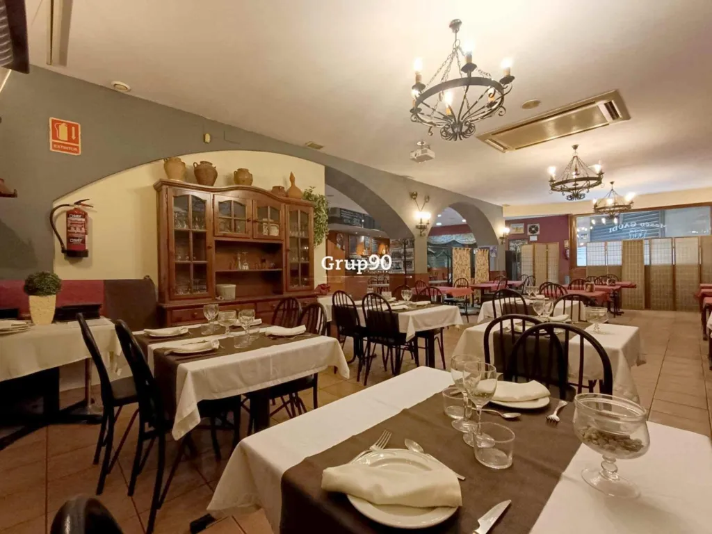 Dining Room - Restaurant for Rent with Terrace in Lleida