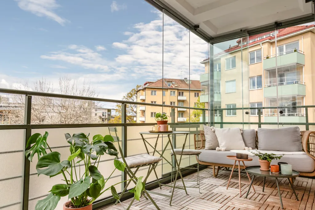 Balcone - Apartment with Sea View and Balcony in High Location