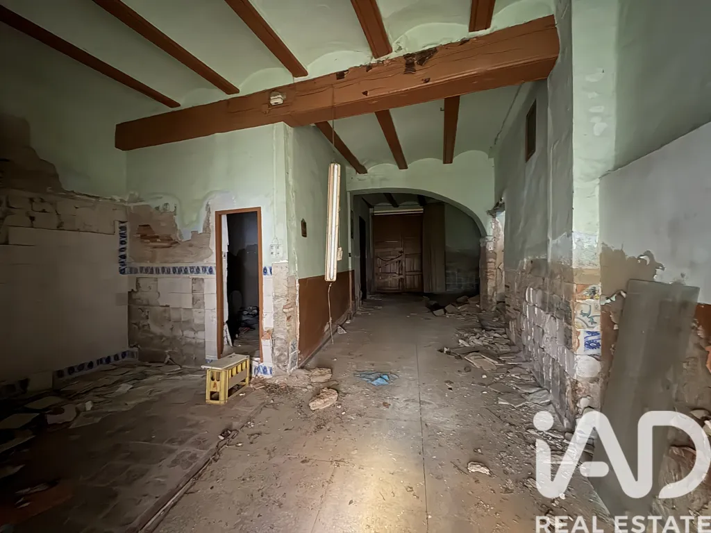 Rooms - Townhouse for Renovation in Llíria Centre