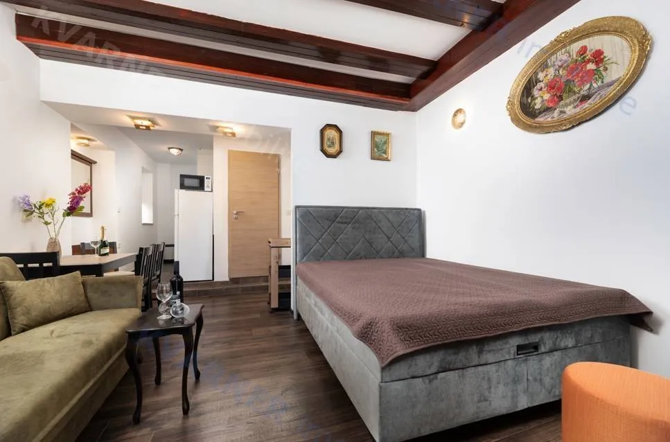 Magamistoad - Renovated Stone House with Sea View in Punat