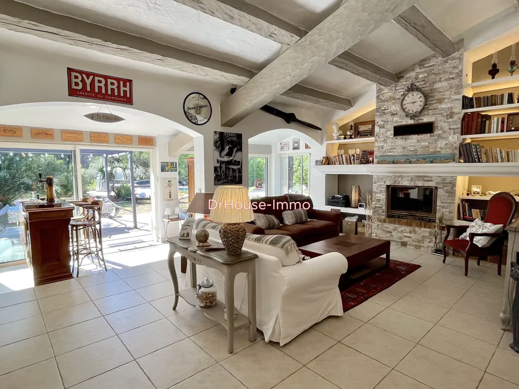 Séjour - Maison avec Piscine et Jardin à Vidauban