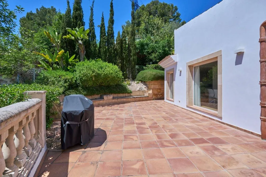 Terrass - Luxury Villa with Golf Views in Son Vida