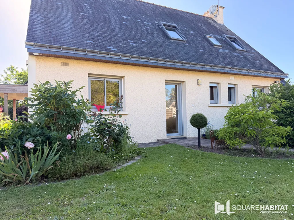 Exterior - 5-Bedroom House with Terrace in Taupont