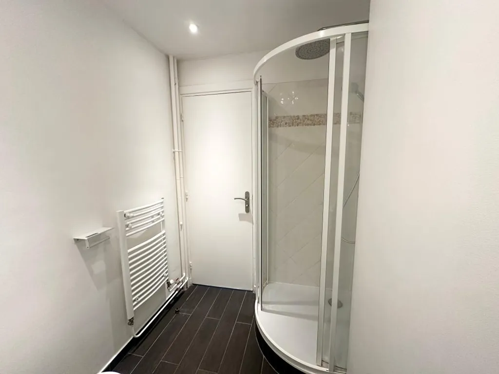 Vannitoad - Studio with Eiffel View in 16th Arrondissement