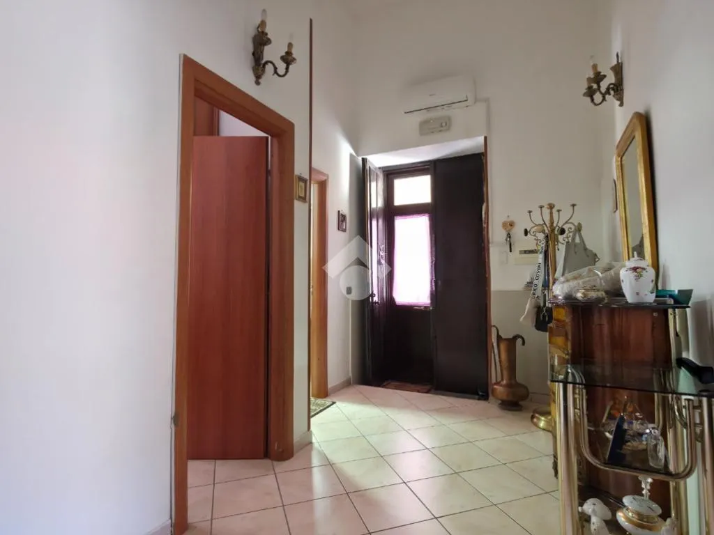 Ingresso - Duplex Studio with Private Garage in Frattamaggiore