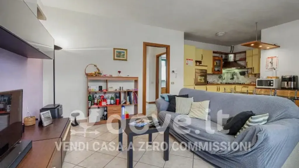 Séjour - Bright 2-Bedroom Apartment with Balcony in Binago