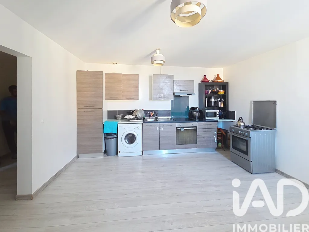 Cuisine - Immeuble de Rapport avec Jardin à Saramon