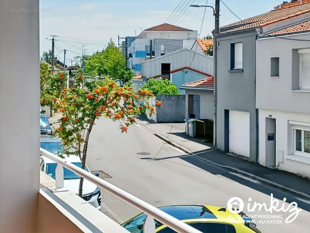 Balcon - Appartement Traversant avec Garage à Rezé