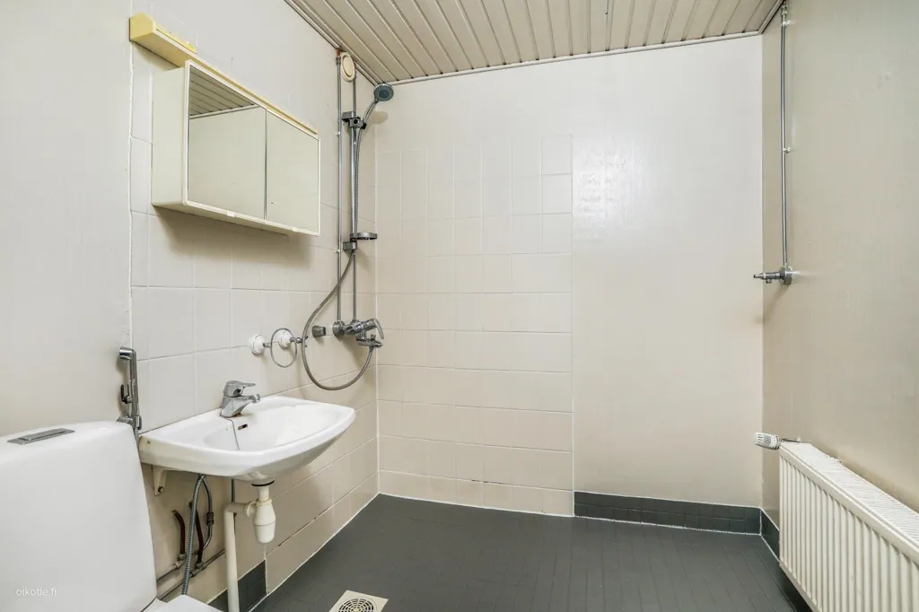 Salles de bain - Flats with Balcony in Lahti, Ahtiala