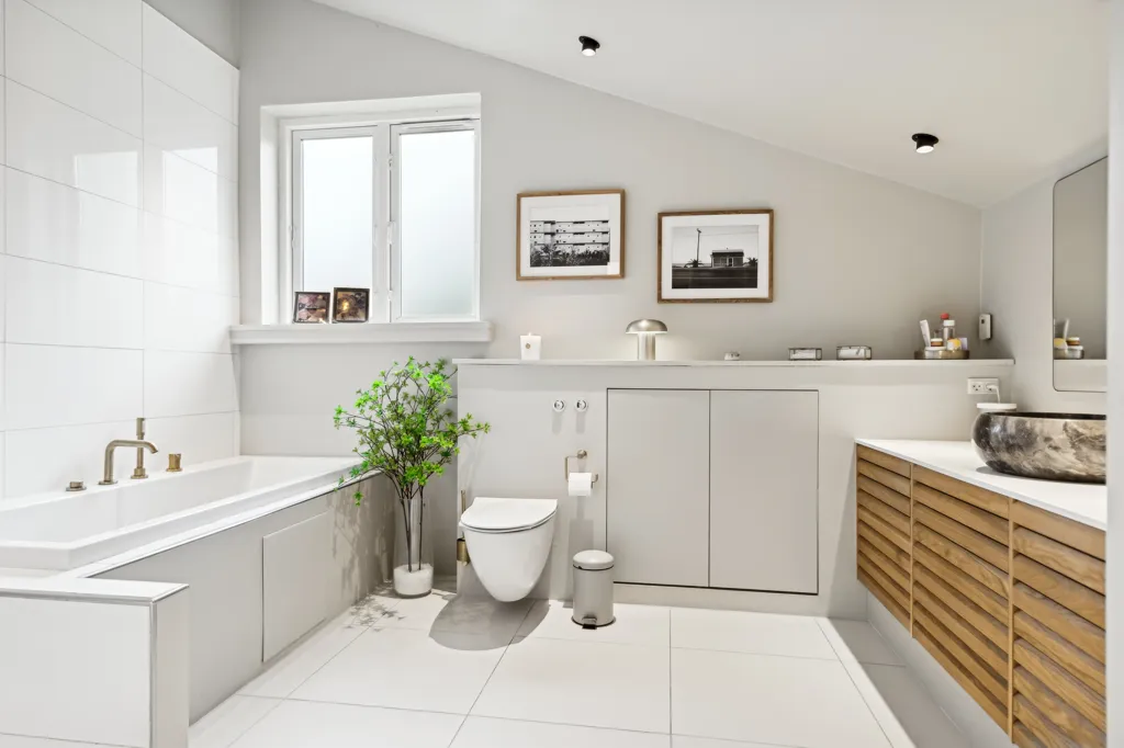 Salles de bain - Renovated Villa with Garden in Odense S