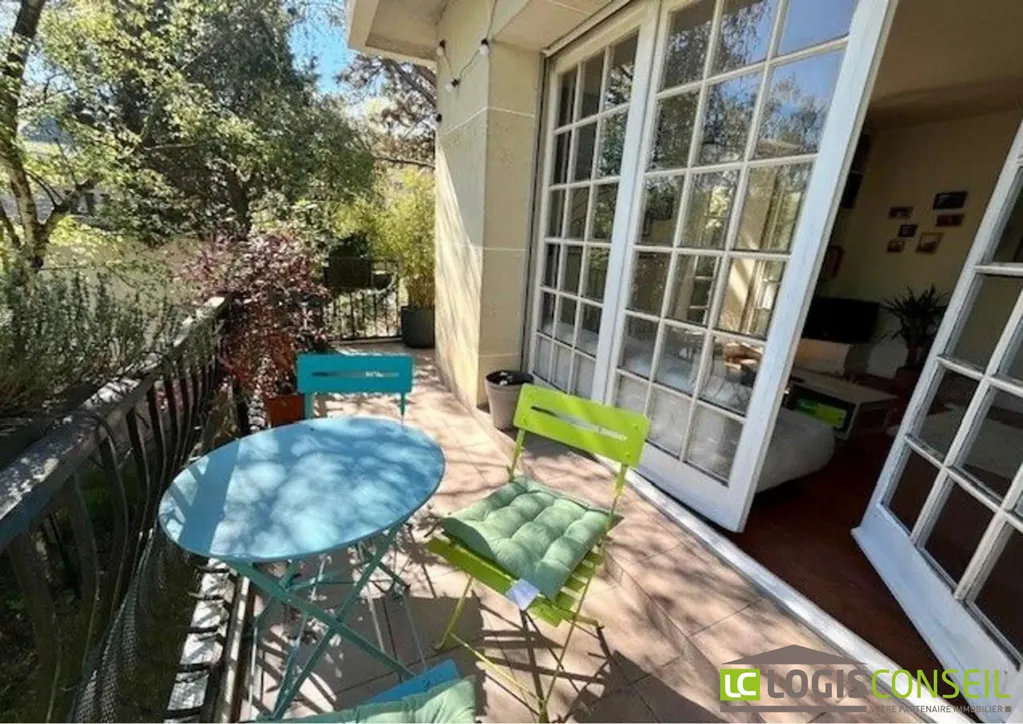 Terrace - 3-Piece Flat with Balcony in Châtenay-Malabry